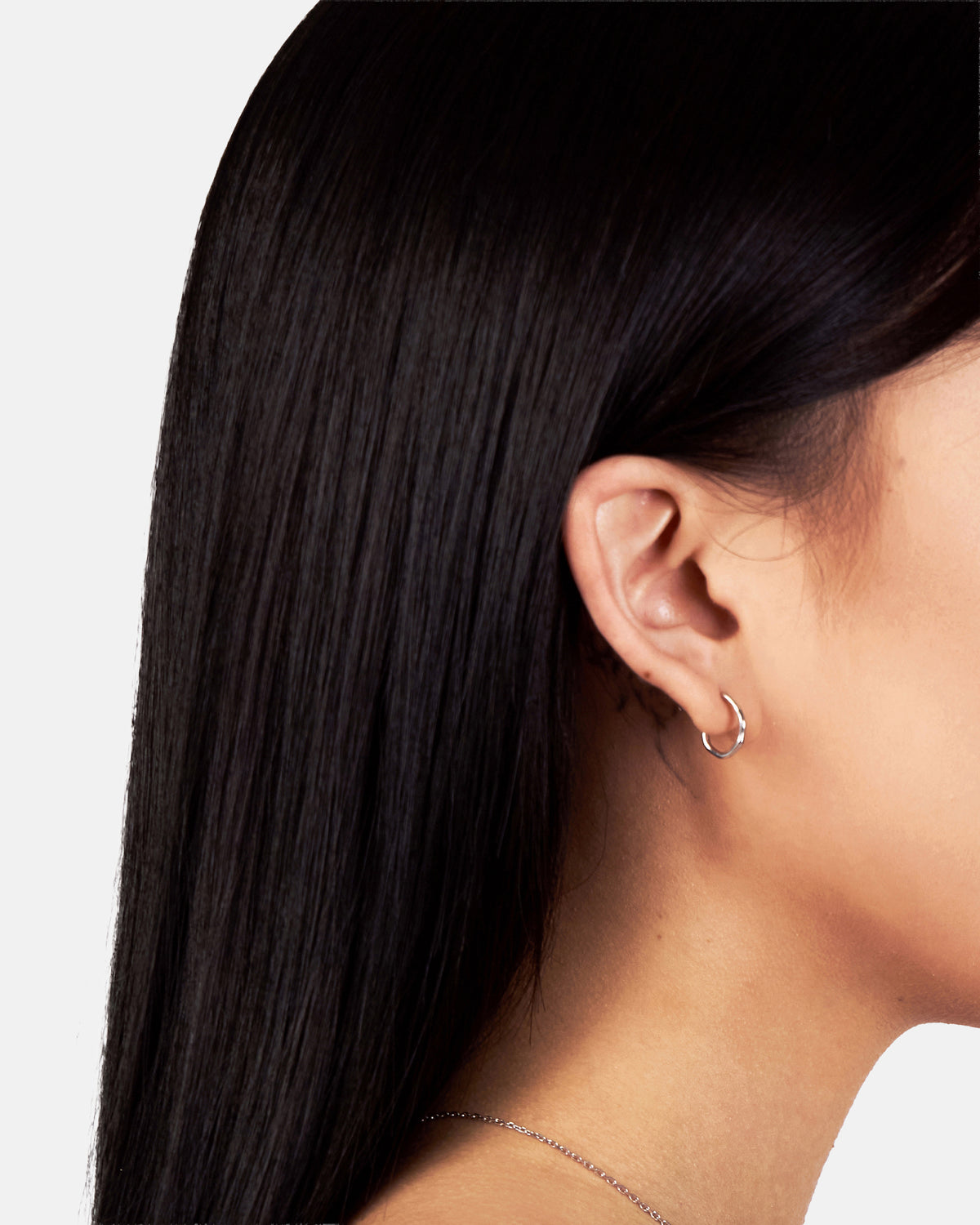 [ NEBU LIQUID HOOP EARRINGS ]