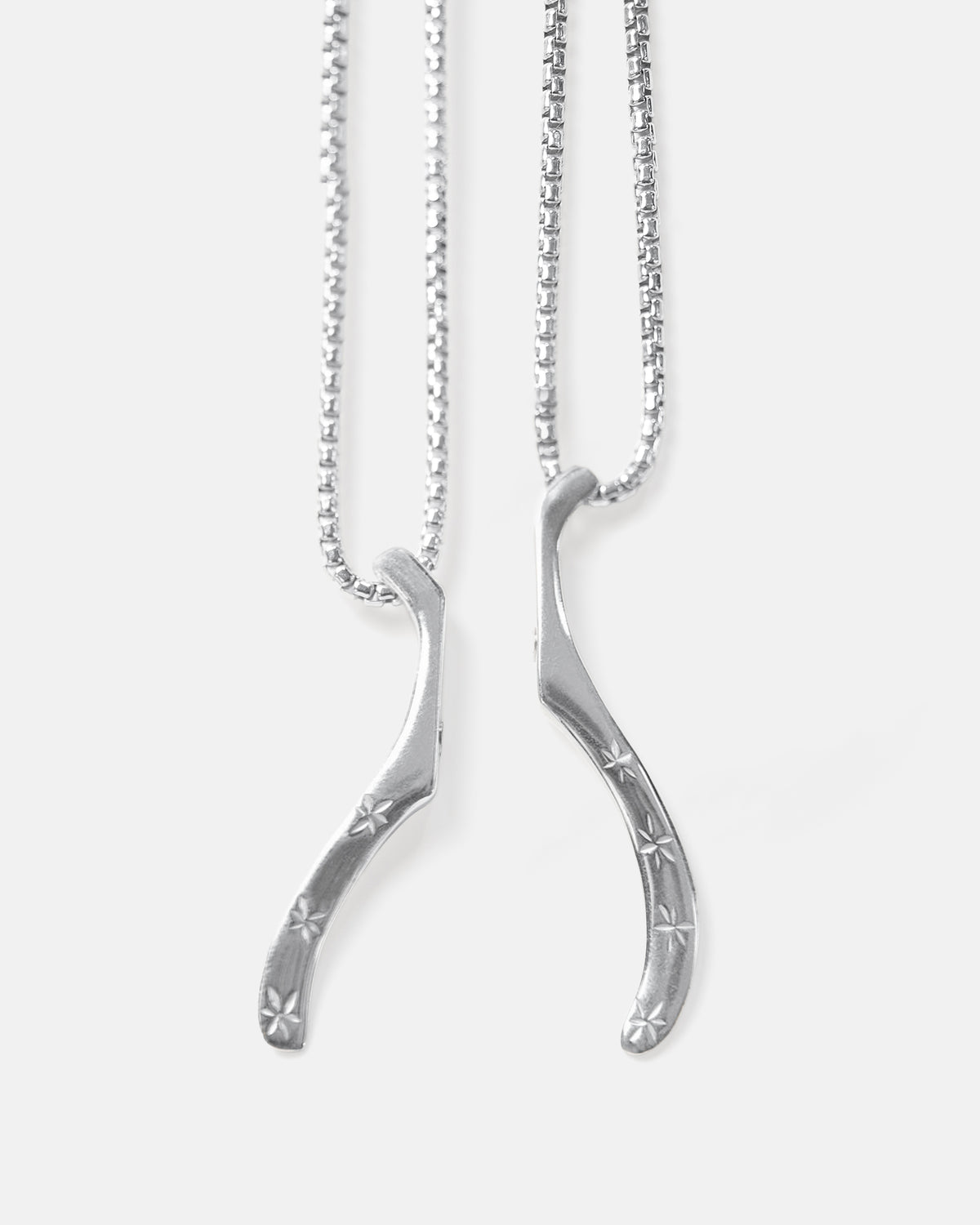 [ LIEN WISHBONE PENDANTS ]