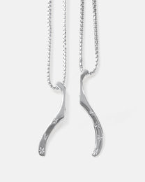 [ LIEN WISHBONE PENDANTS ]