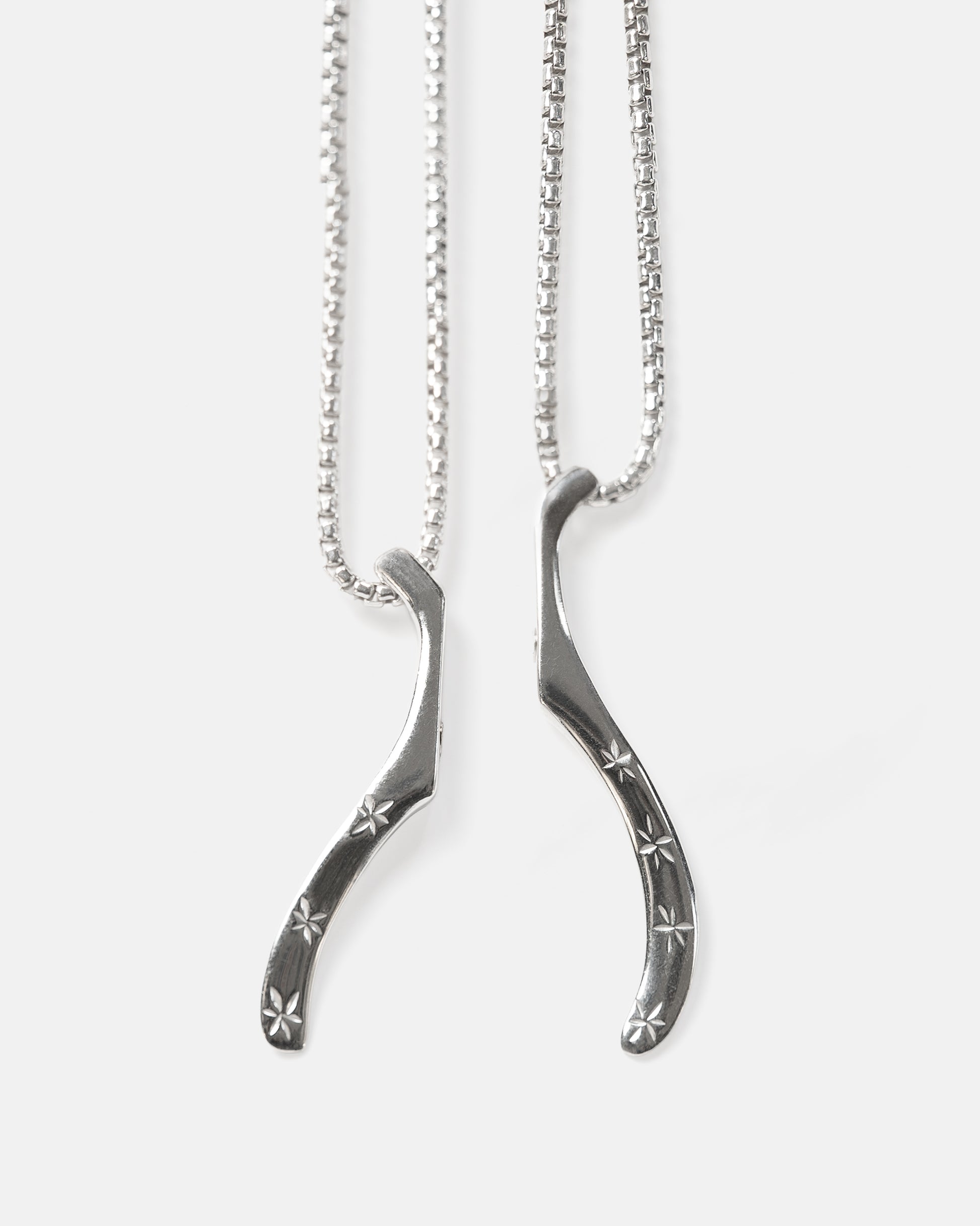 [ LIEN WISHBONE PENDANTS ]