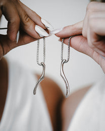 [ LIEN WISHBONE PENDANTS ]